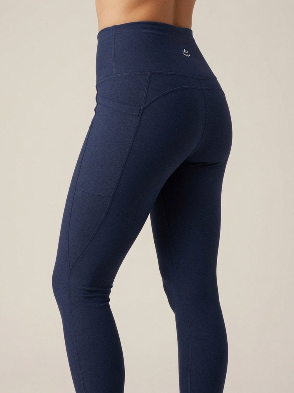 Beyond Yoga High-Waisted Leggings with Pockets – Navy – Size XL NWT